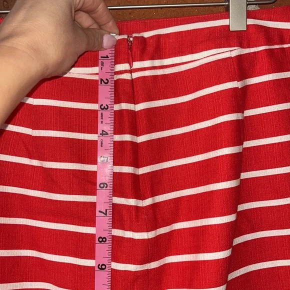 Banana Republic Skirt Back Zip Midi Striped Red, Size 6 - Picture 3 of 8